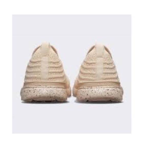 APL Techloom Wave Sneakers in Warm Silk/Black/Speckle. - Picture 4 of 13